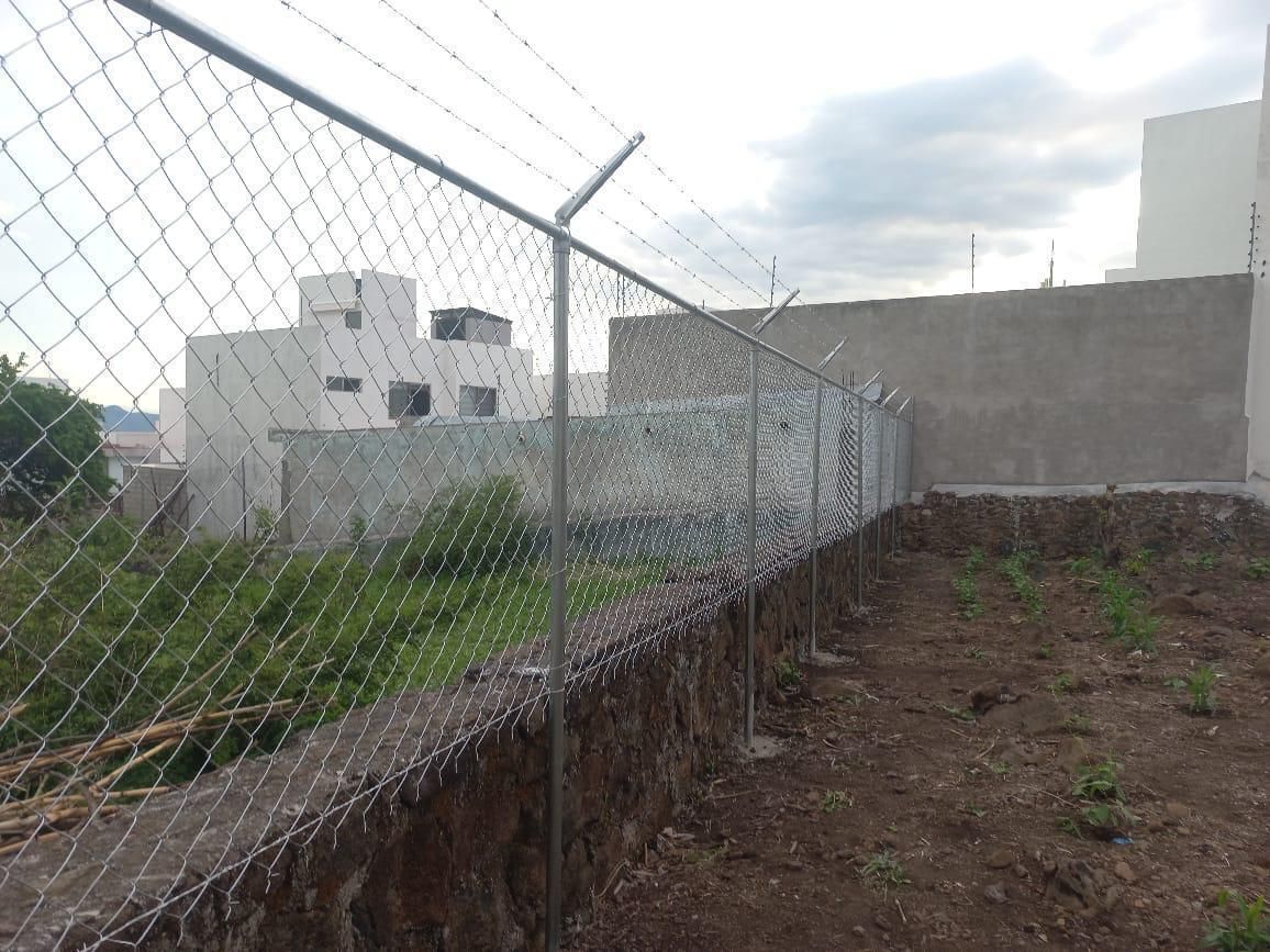2 de 10: vista terreno y colindancia