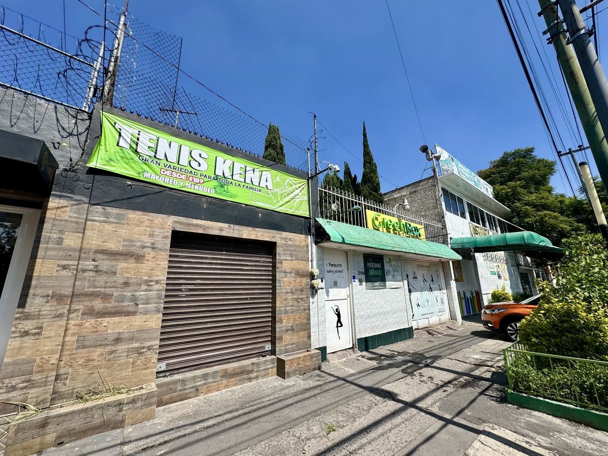 3 de 20: Fachada del Local