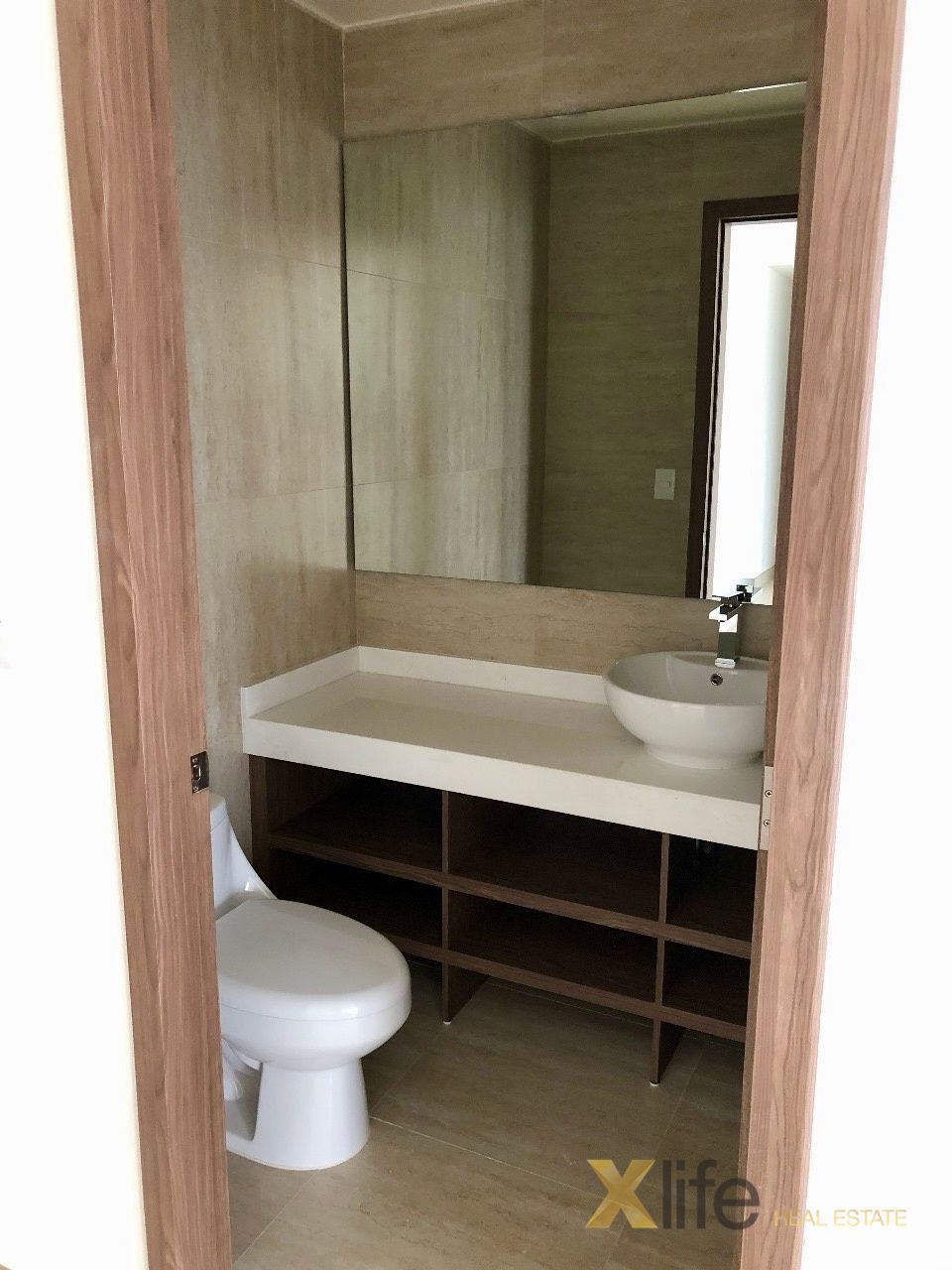 5 de 15: Baño de visitas