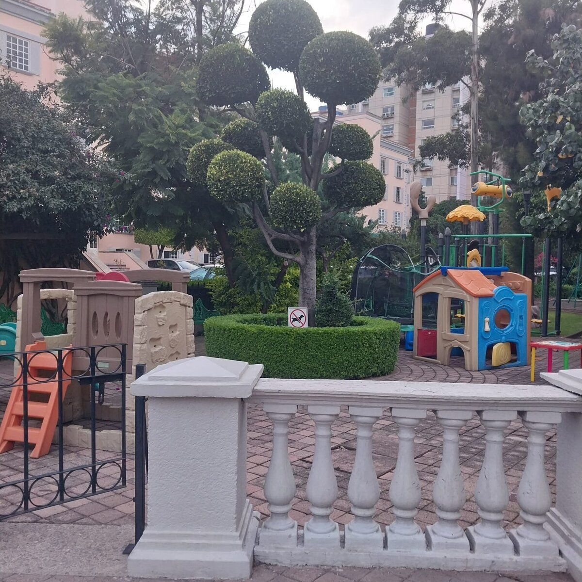 13 de 14: AREA DE JUEGOS