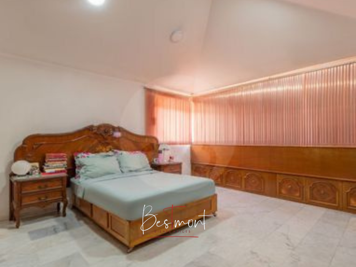 17 de 26: Recámara principal con baño completo