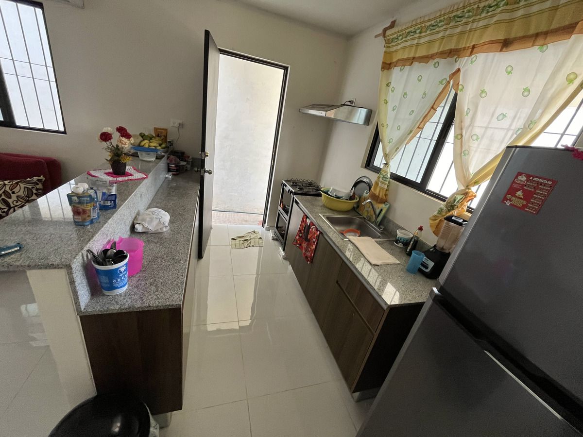 10 de 28: COCINA CON BARRA