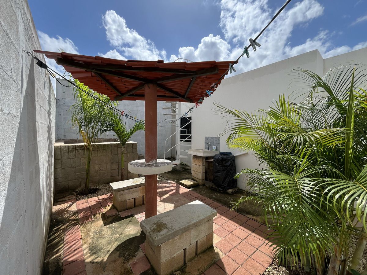 16 de 28: PATIO TRASERO