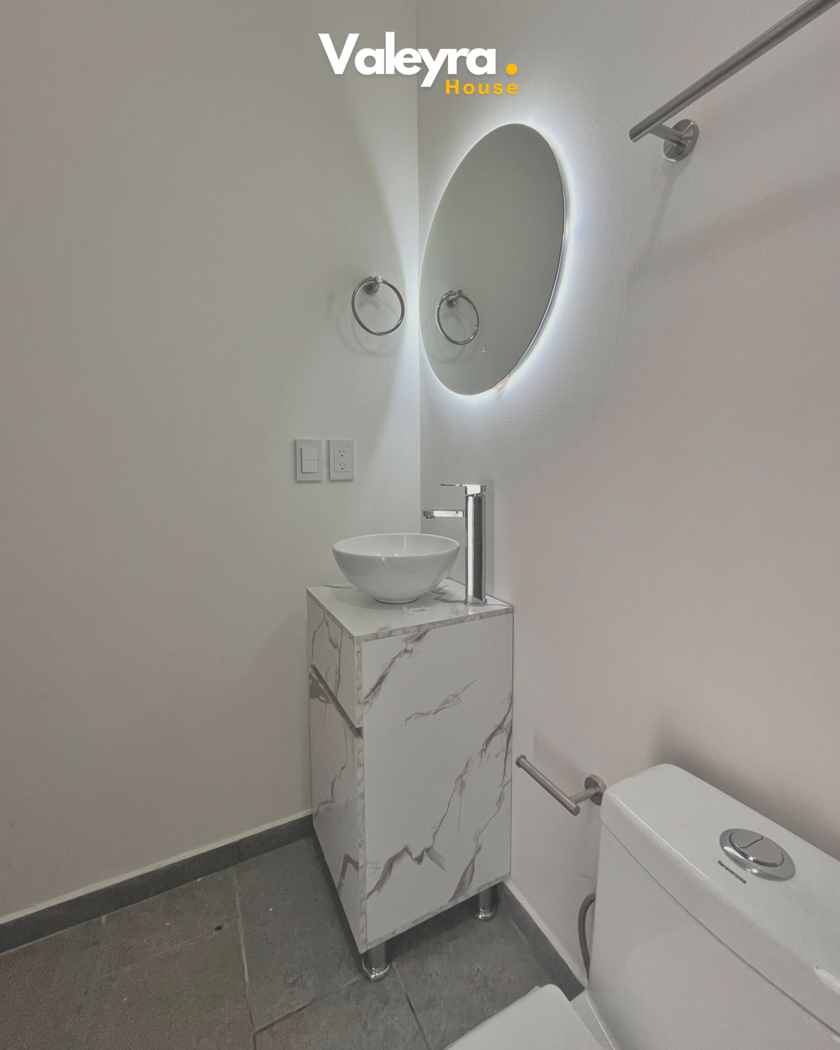 3 of 26: Baño Planta baja