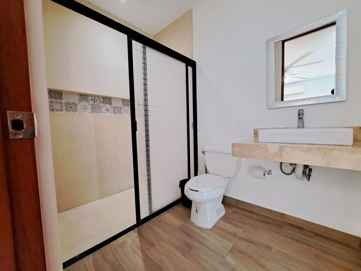 8 of 16: BAÑO RECÁMARA