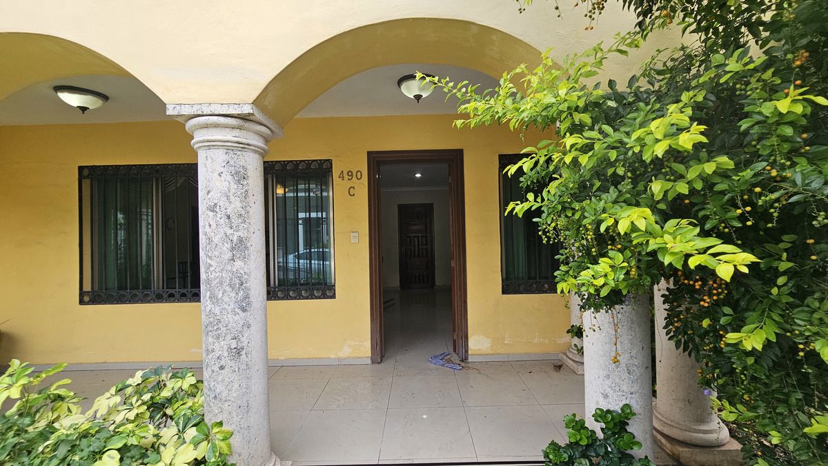 4 de 17: Puerta principal