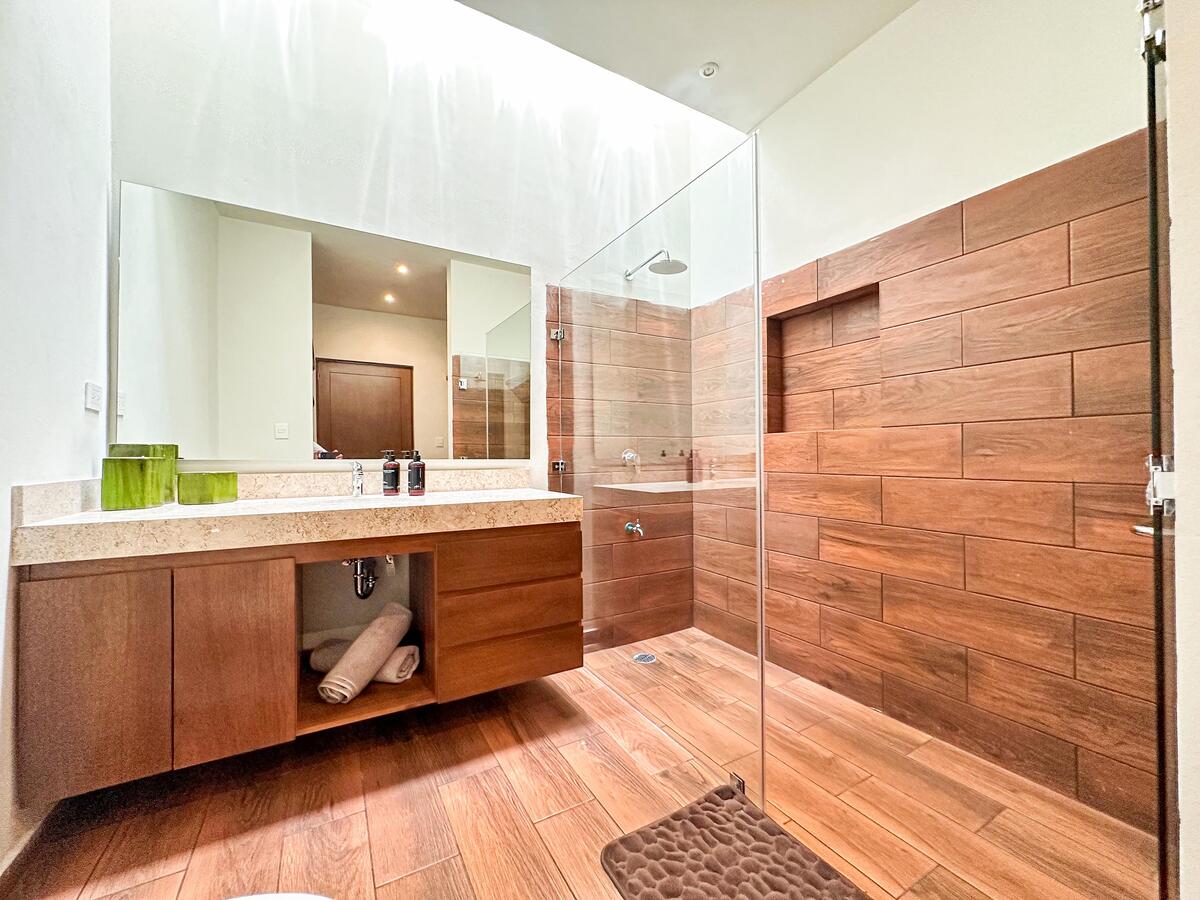 9 de 18: Baño, Habitación Principal
