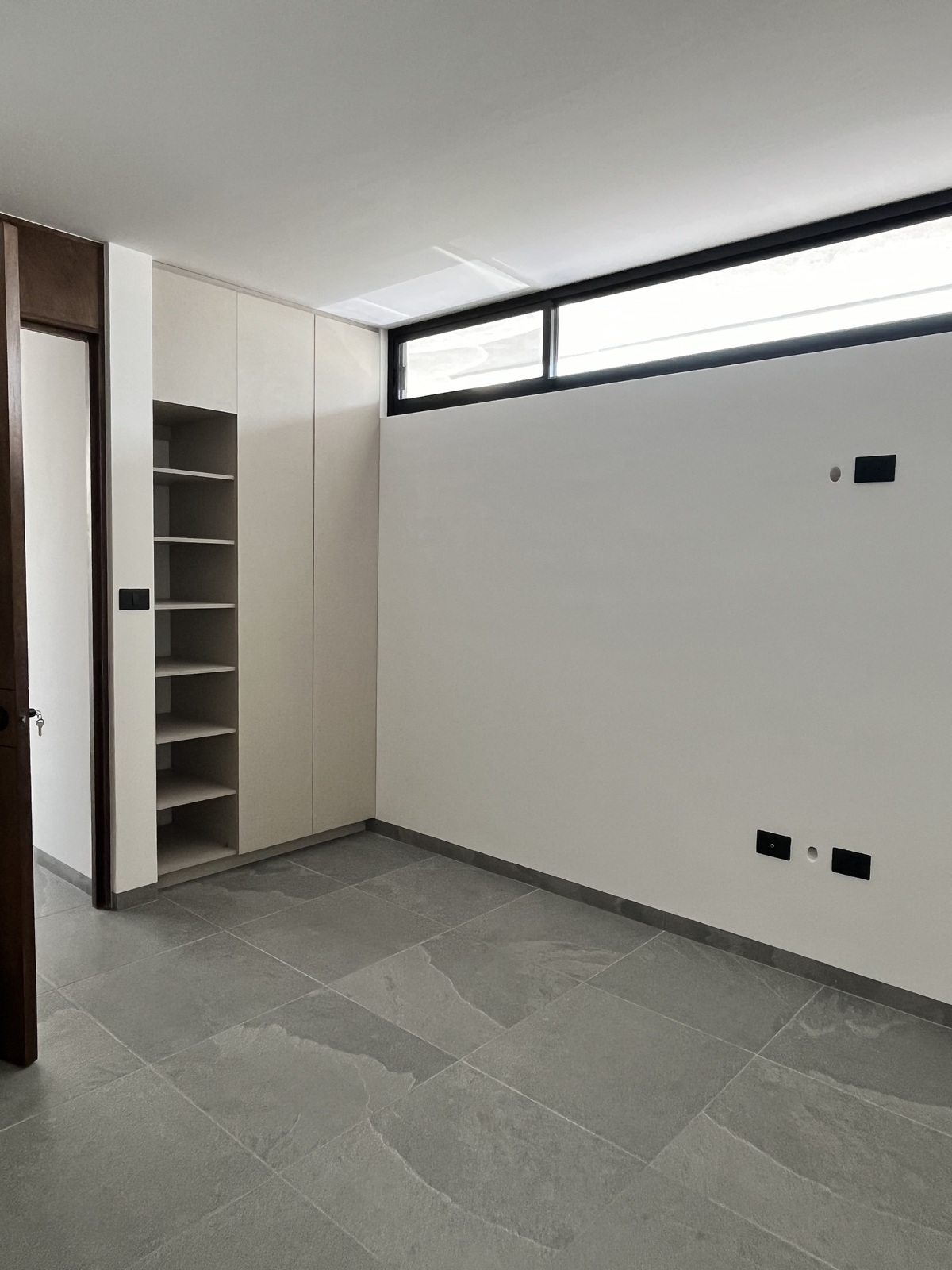 10 de 34: Estudio - oficina