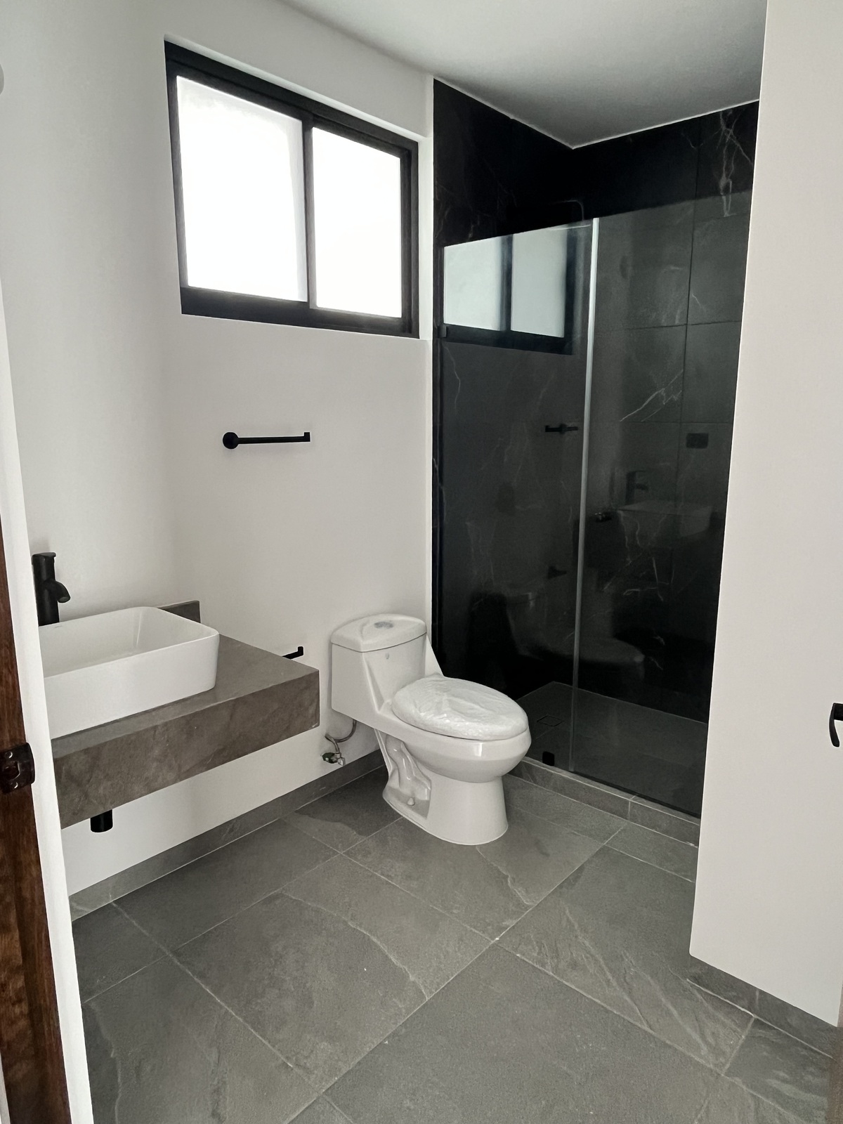 11 de 34: Baño completo en planta baja