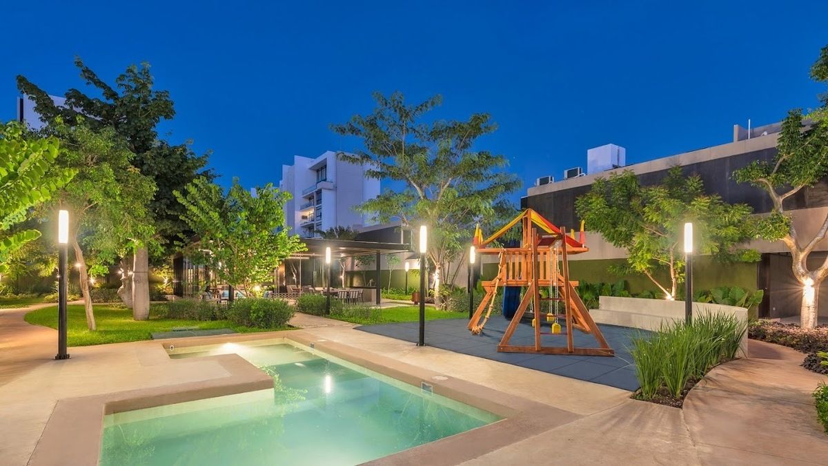 2 de 24: Piscina y Juegos Infantiles