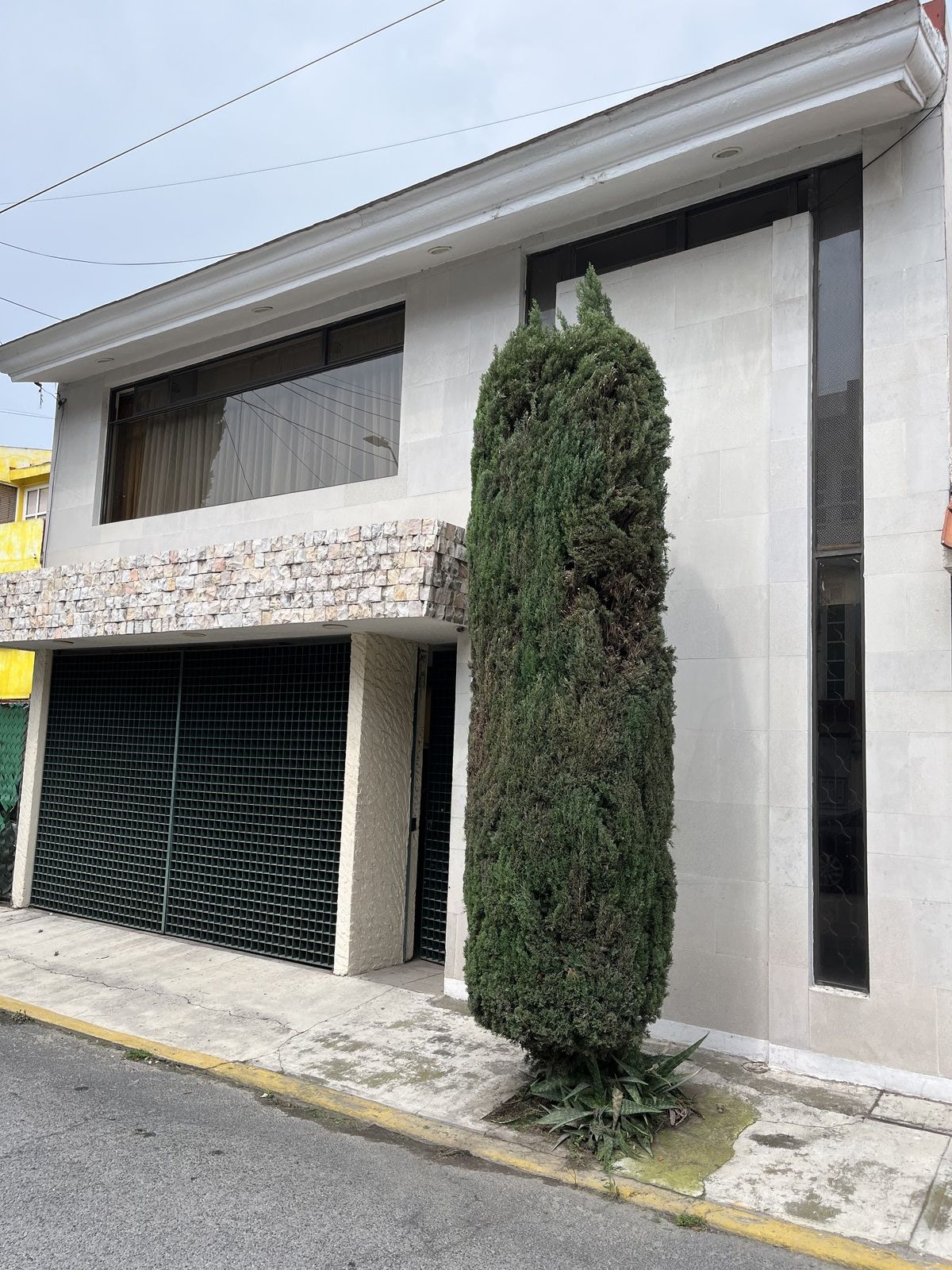 Casa con Oficina independiente Toluca Pisos Madera