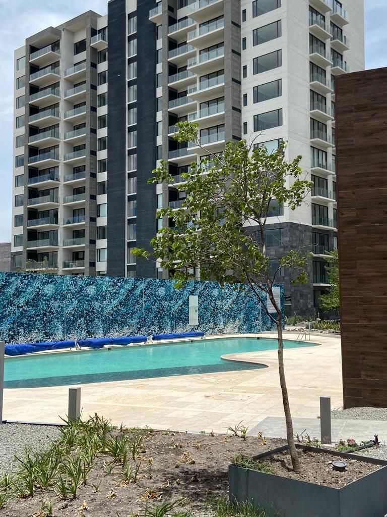 Nice apartment in Latitud La Victoria, with direct access to the square, photo 1 of 20
