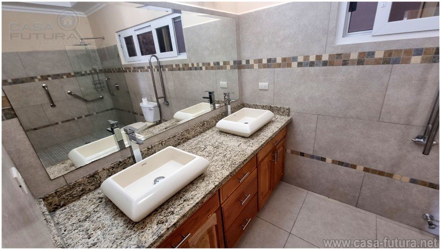 29 de 48: Baño Principal