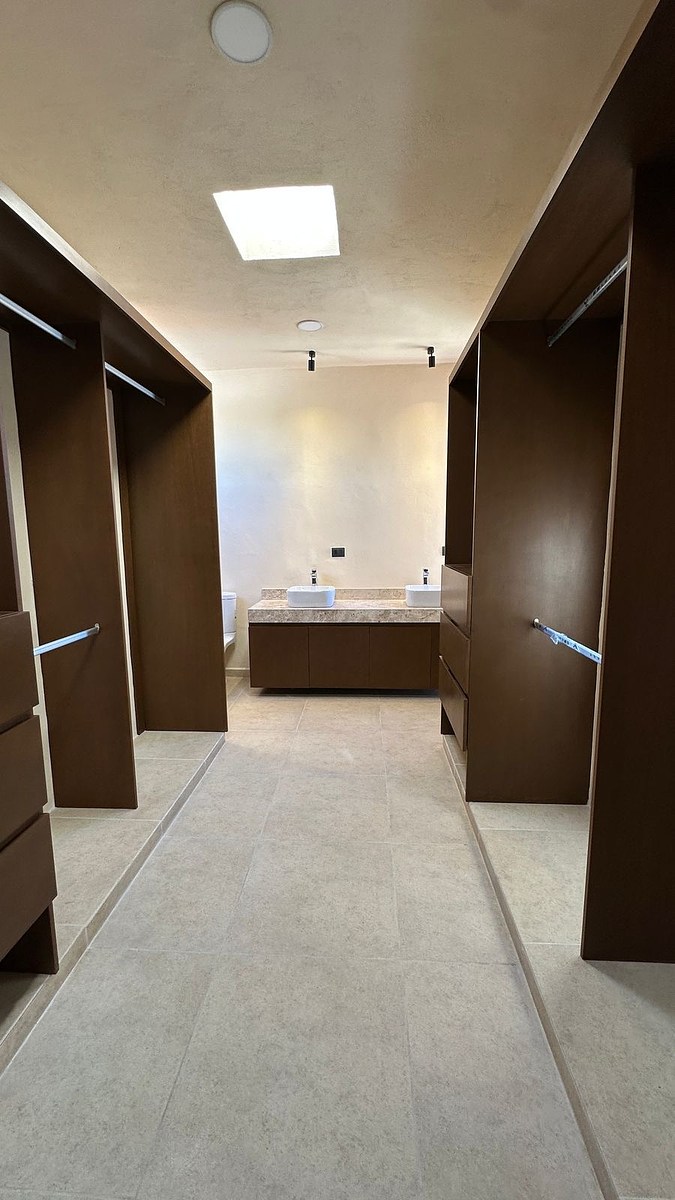 6 de 11: Baño, Recámara