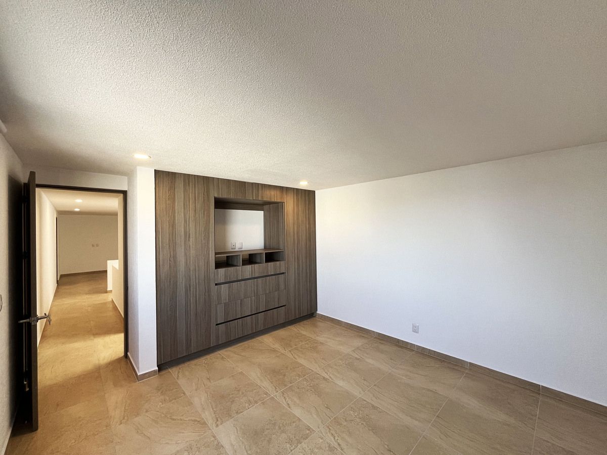 7 de 17: recamara secundaria 2