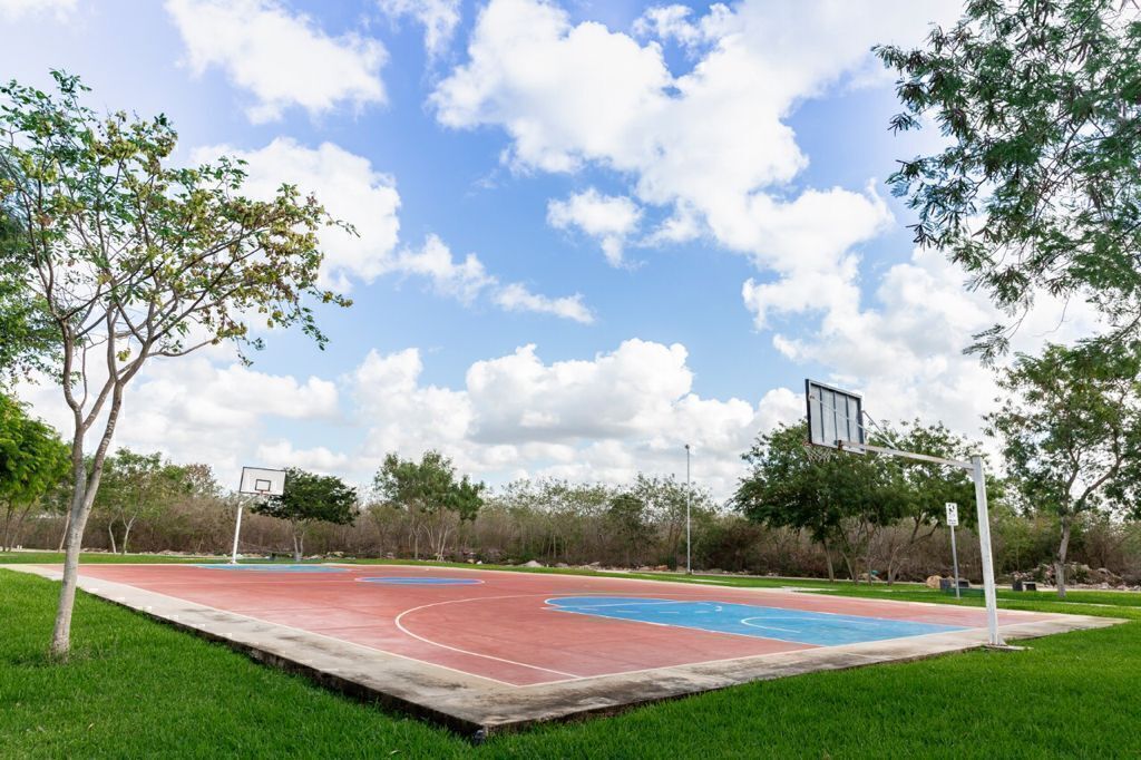 13 de 17: Cancha Deportiva