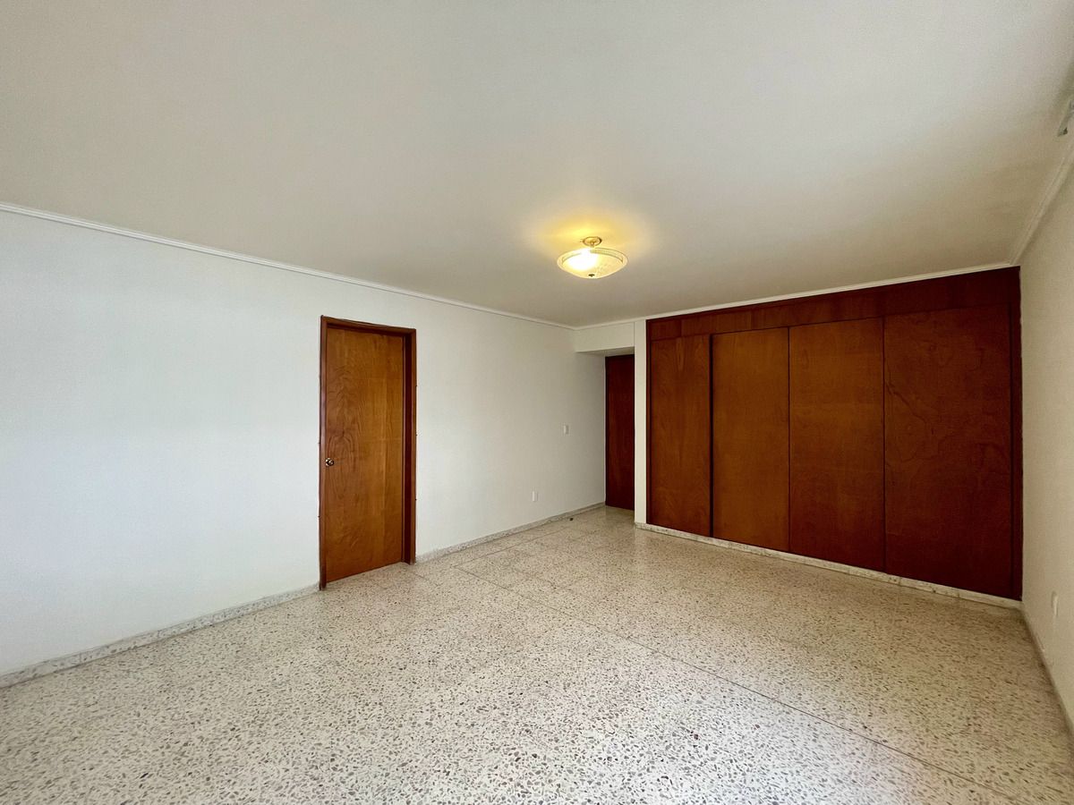 18 of 48: recamara principal