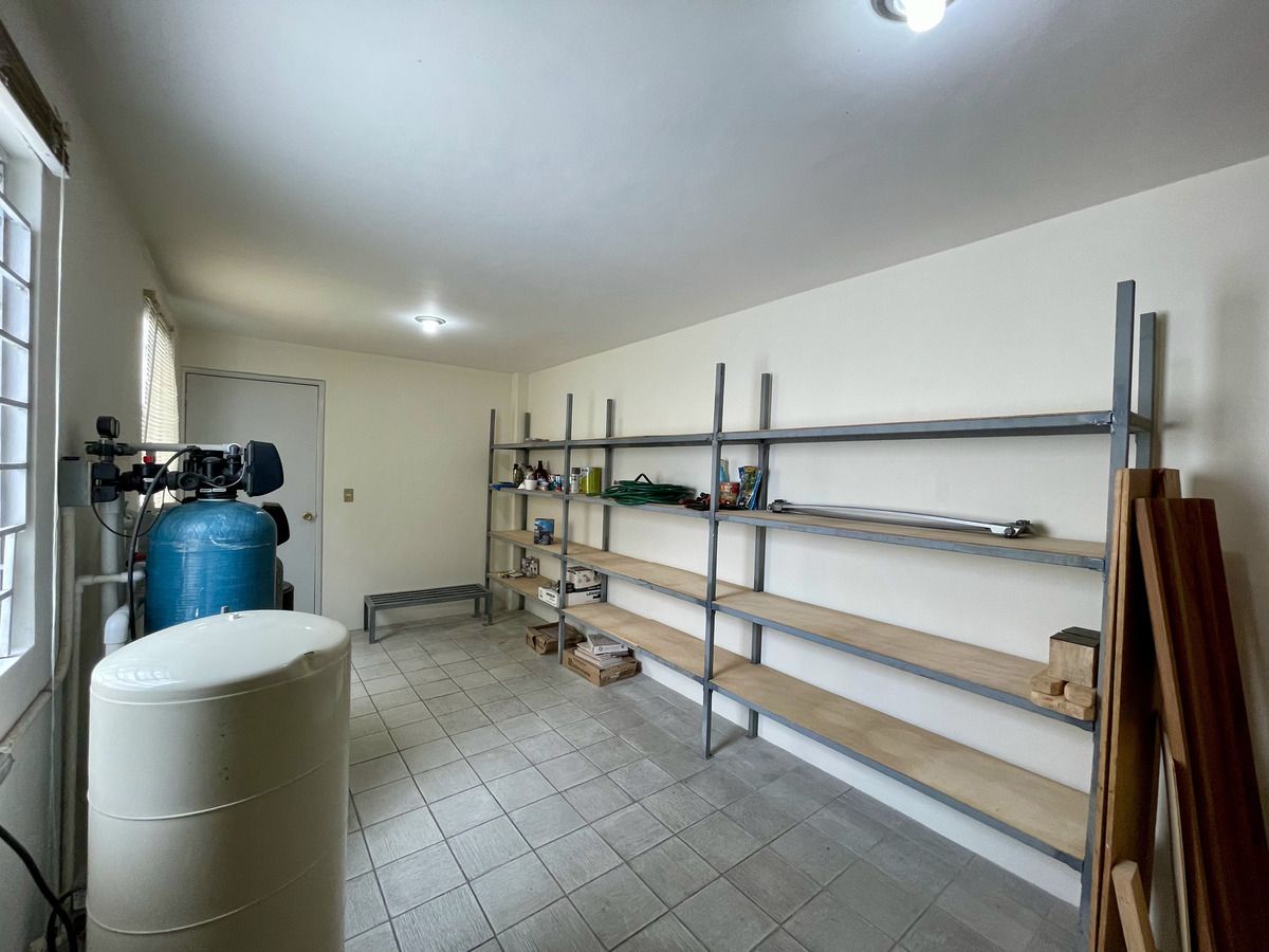 39 of 48: cuarto de servicio en planta alta