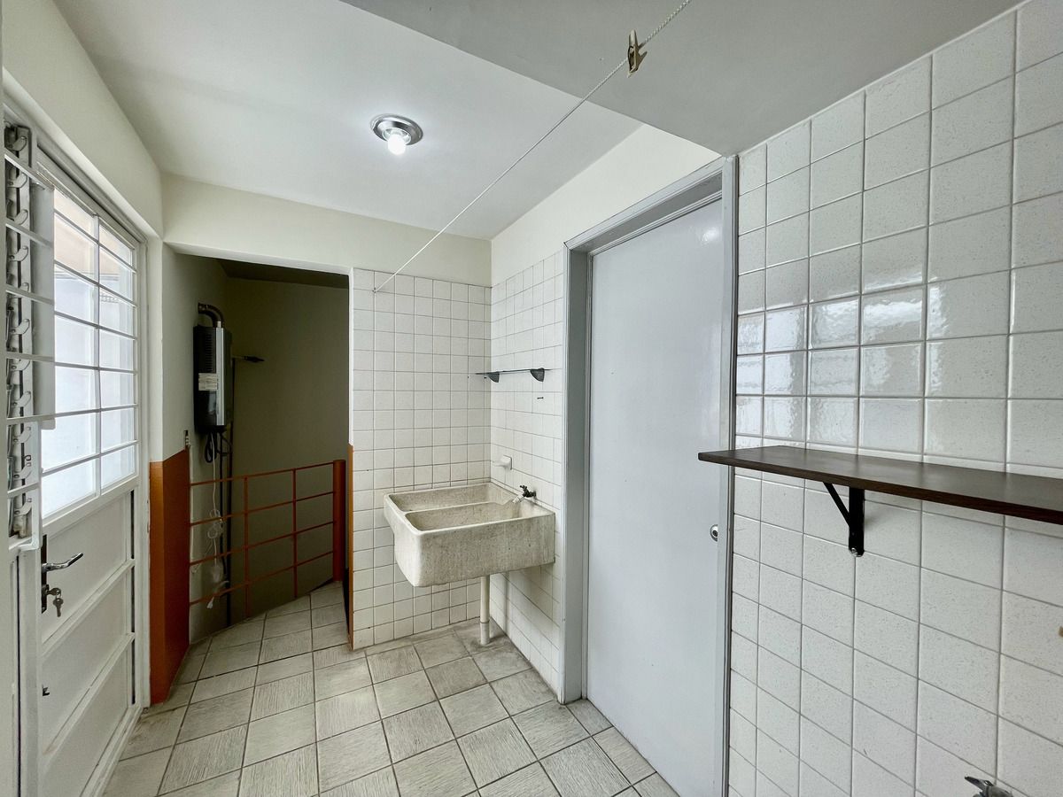 42 of 48: area de lavado en planta alta