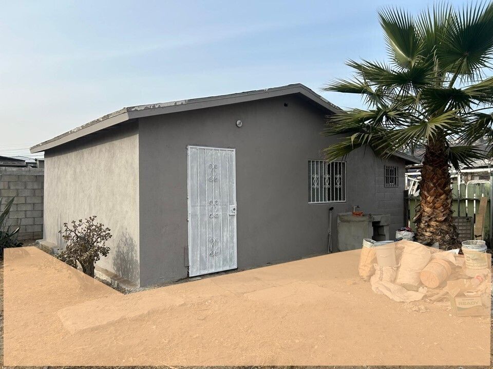 10 de 12: Construccion existente, con servicios. ( velador oficina etc