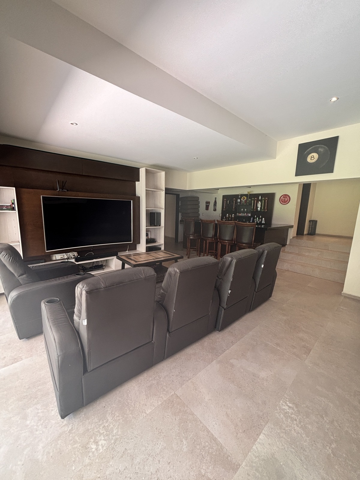 22 of 45: Sala de TV