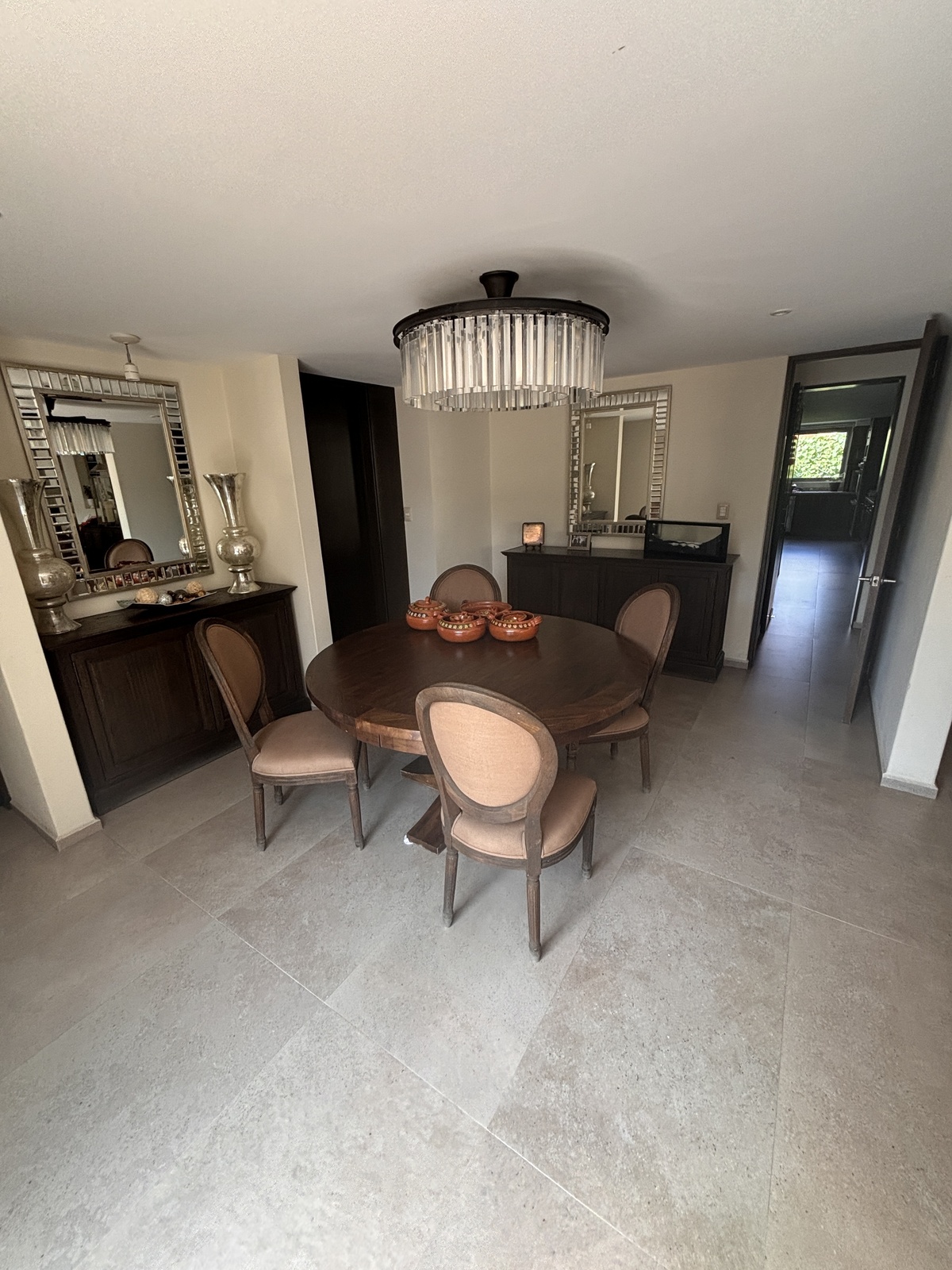 27 of 45: ante comedor