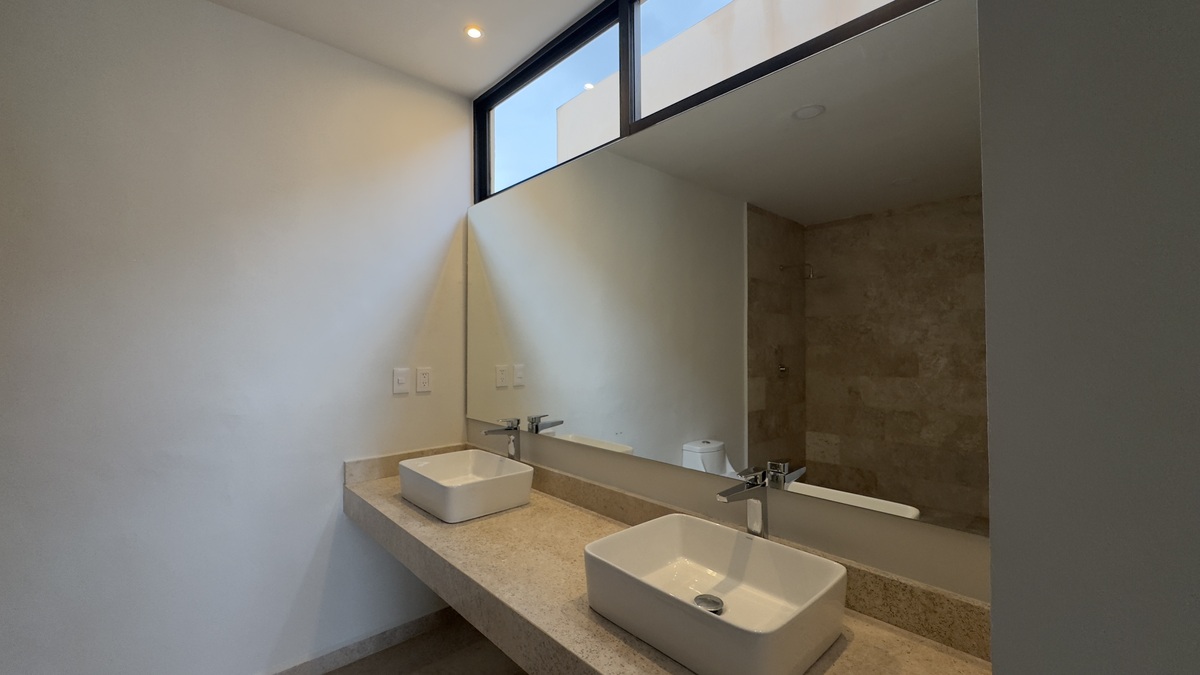 9 de 19: Baño Recámara Principal