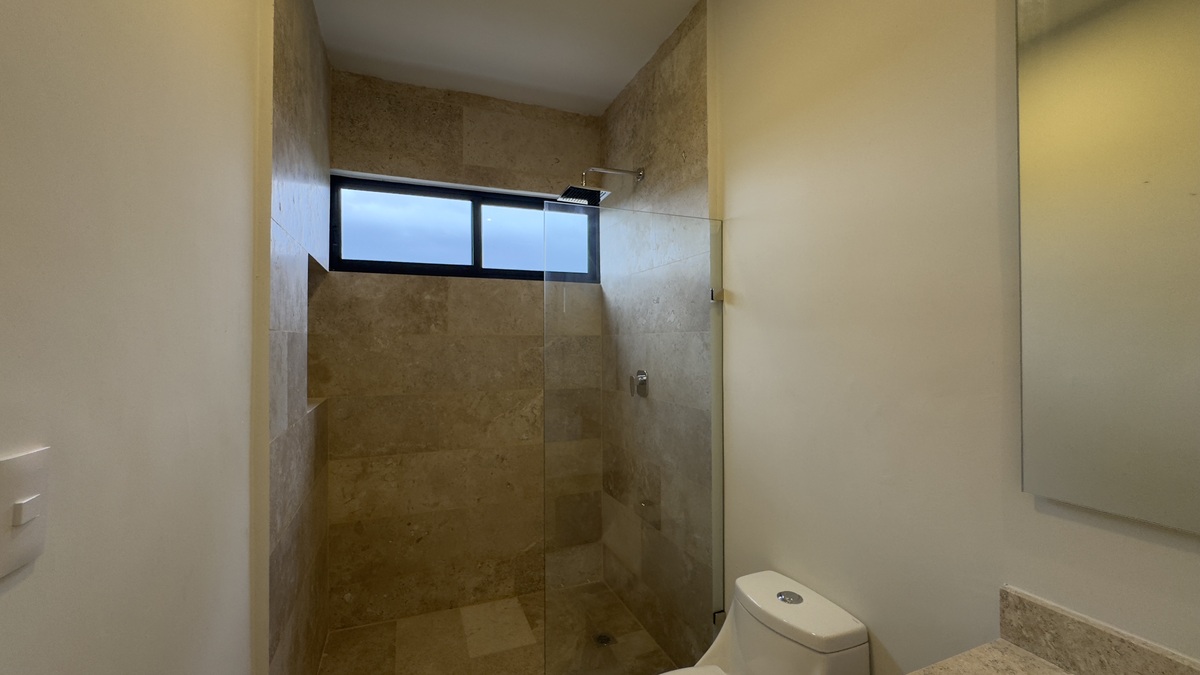15 de 19: Baño Tercera Habitación