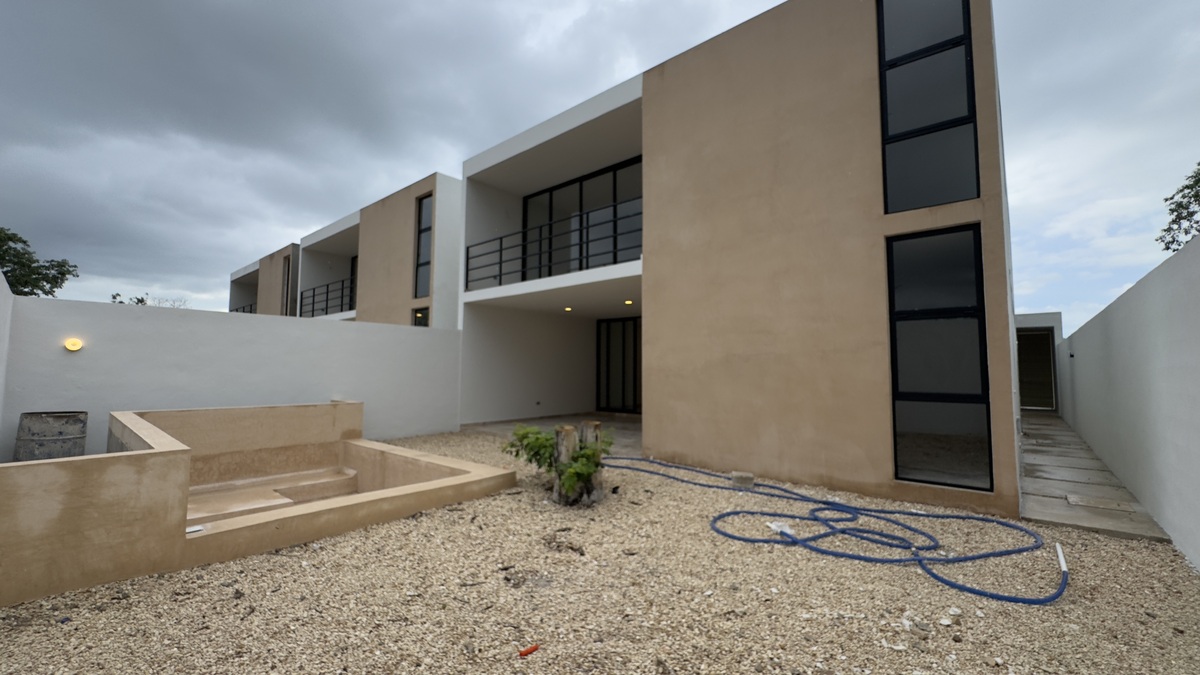18 de 19: Fachada Posterior