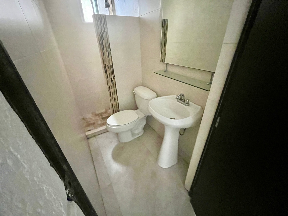 11 de 22: baño en recámara ppal