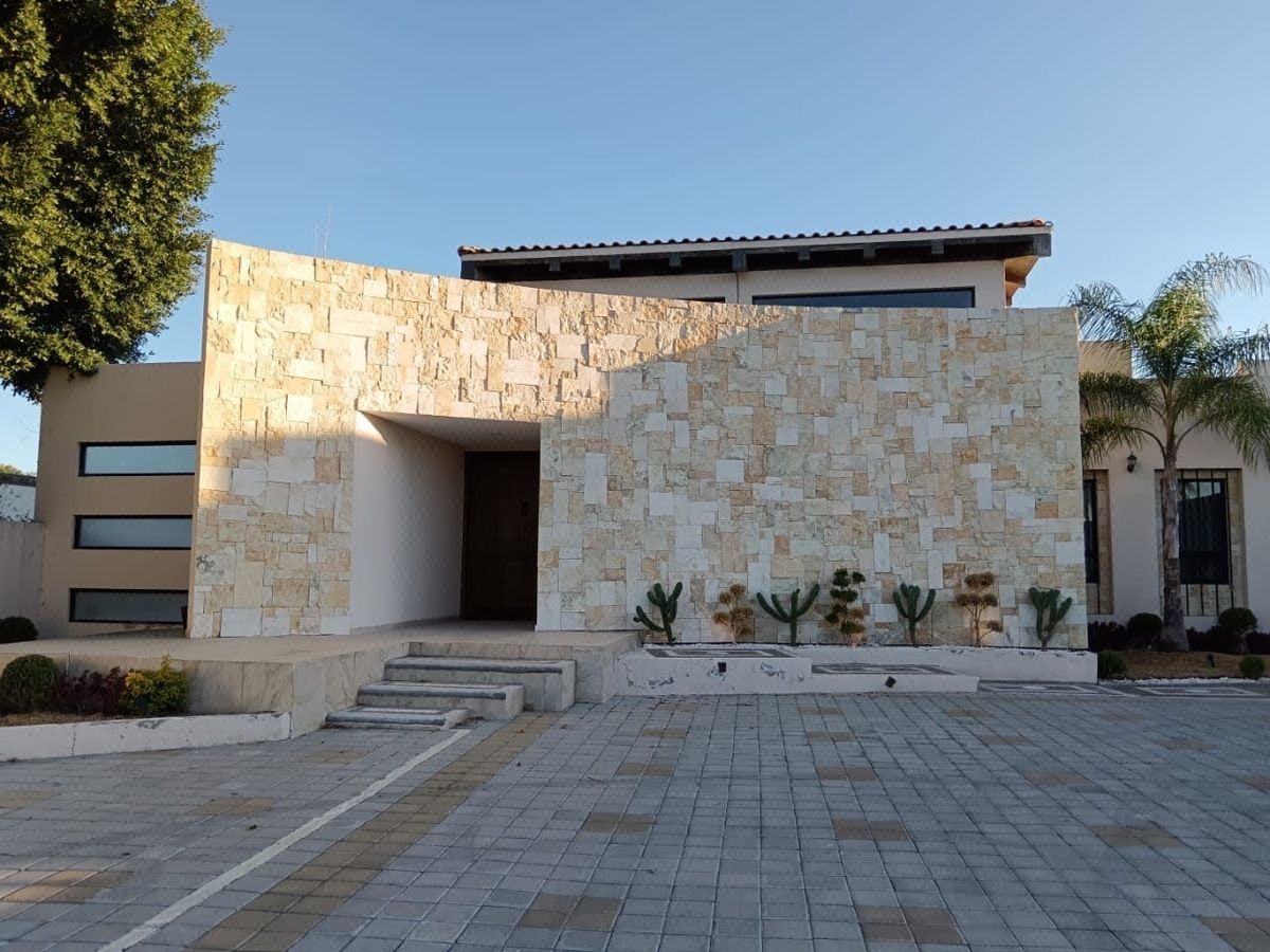 Se vende exclusiva casa en balcones de juriquilla