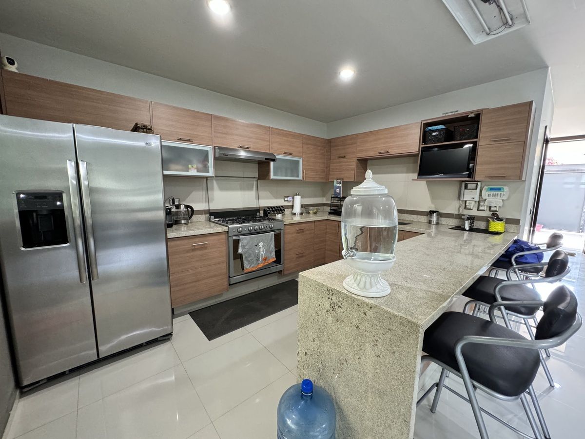 1 de 40: Casa en venta entre Periférico Sur y Bugambilias Zapopan.