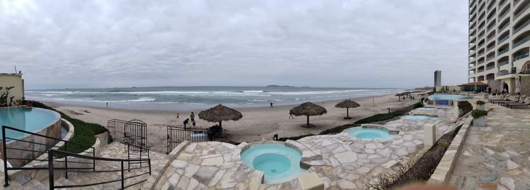 2 of 15: Acceso a la playa