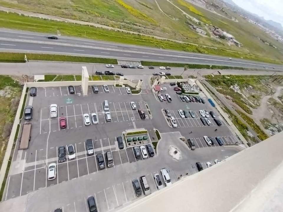 4 of 15: Estacionamiento seguro