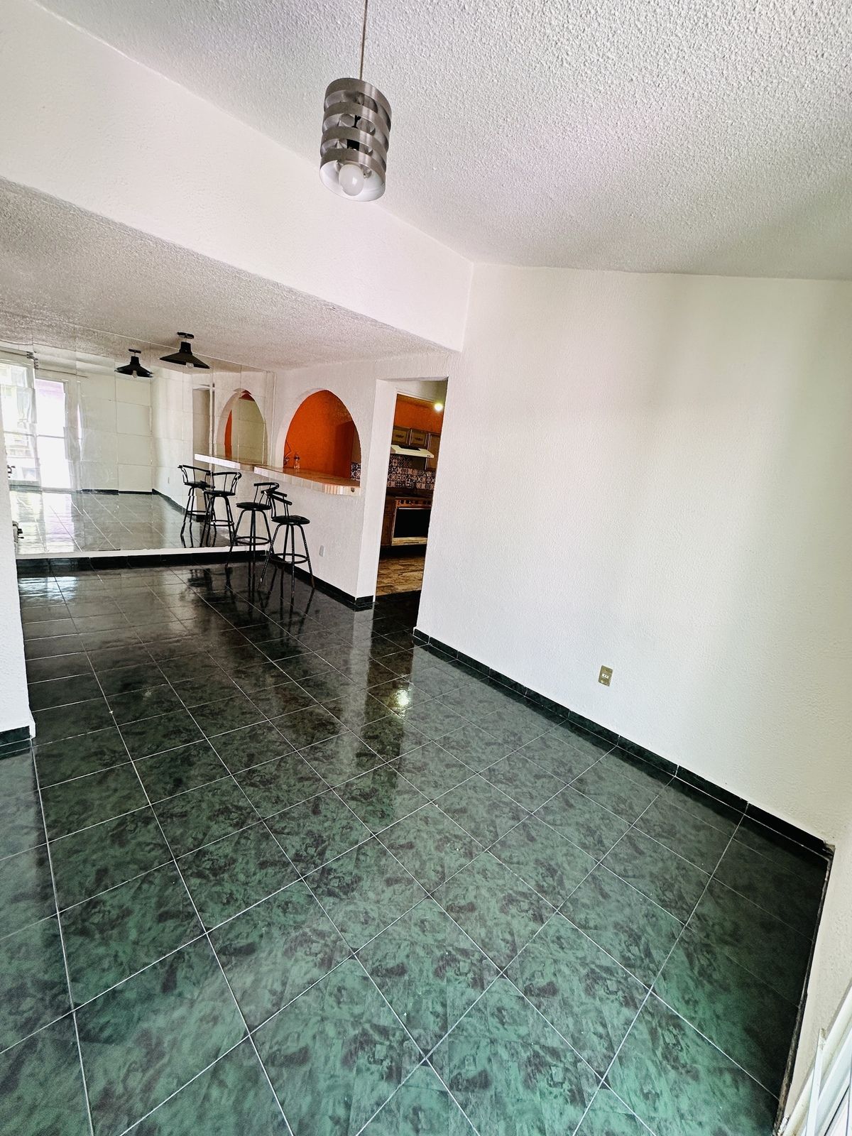 https://assets.easybroker.com/property_images/4818200/81684648/EB-RM8200.jpeg?version=1730351007