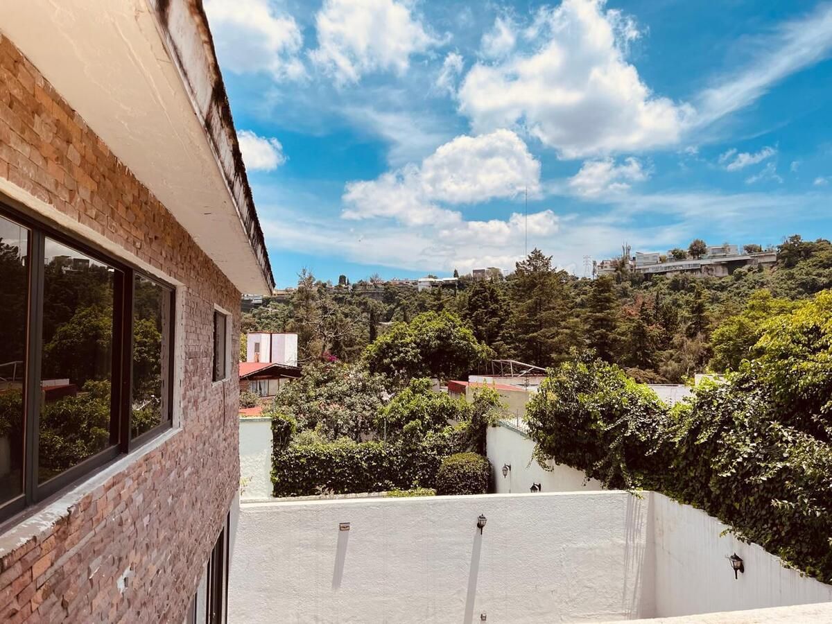 Casa en Venta en Bosque De Capilla con 4 Recámaras, 5 Baños y 570 Metros Cuadrados Casa en Venta en Bosque De Capilla con 4 Recámaras, 5 Baños y 570 Metros Cuadrados