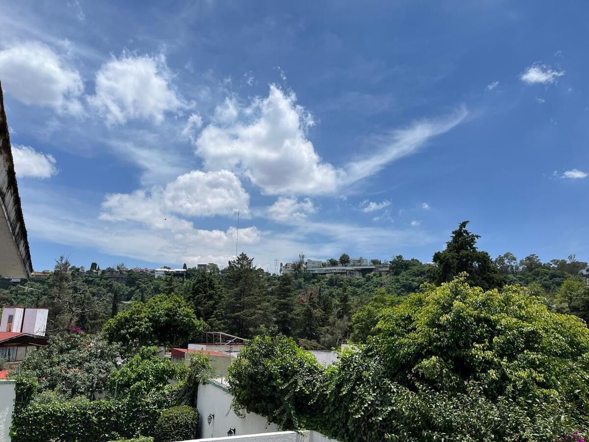 Casa en Venta en Bosque De Capilla con 4 Recámaras, 5 Baños y 570 Metros Cuadrados Casa en Venta en Bosque De Capilla con 4 Recámaras, 5 Baños y 570 Metros Cuadrados