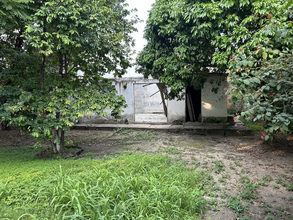 En Venta Terreno Comercial con Casa grande en Plan de Ayala !! - foto 4