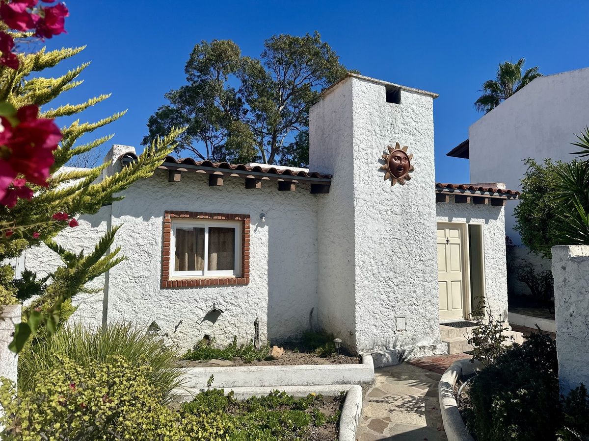 2 de 38: frente de la casa