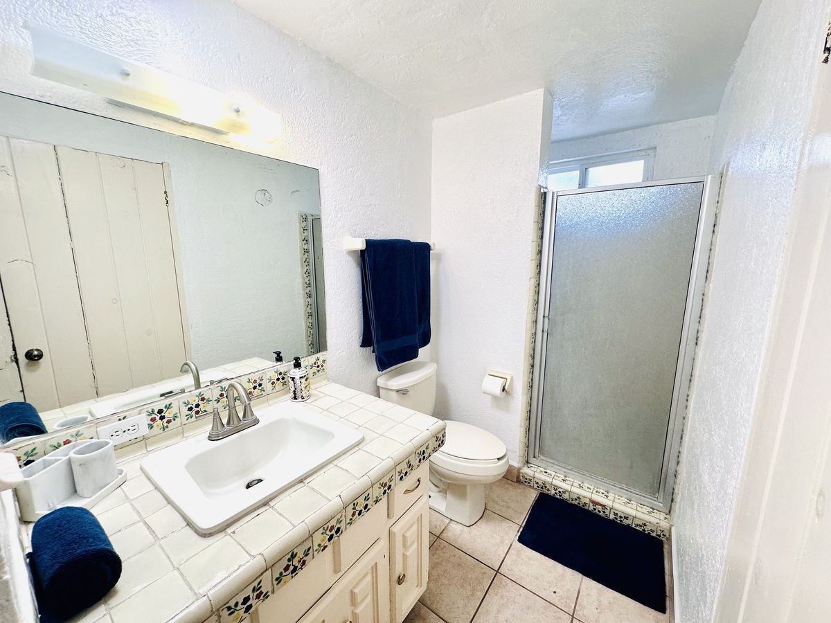 12 de 38: baño de visitas