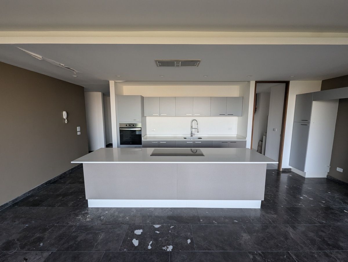 4 of 25: Cocina equipada