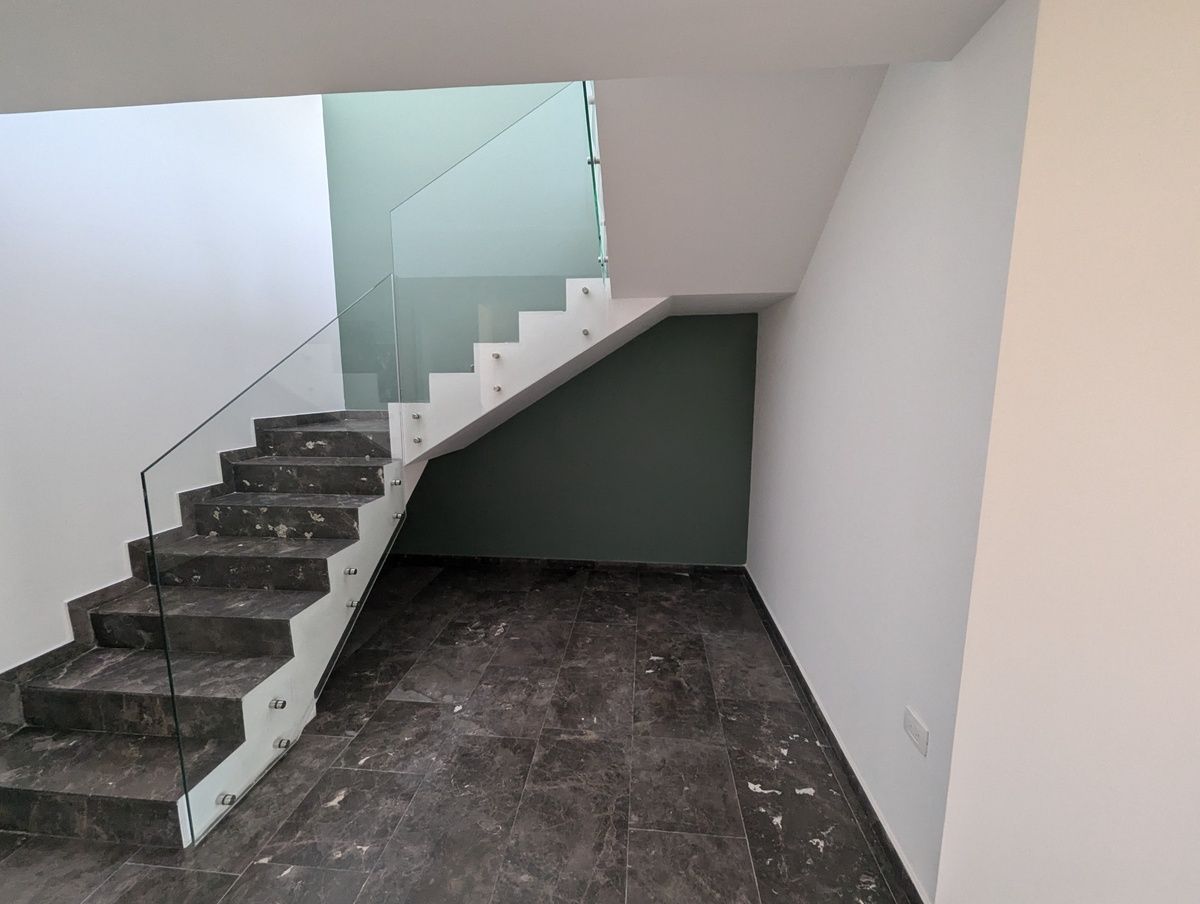 7 of 25: Distribuidor interno