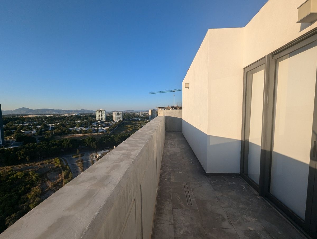 14 of 25: Vista 180 grados