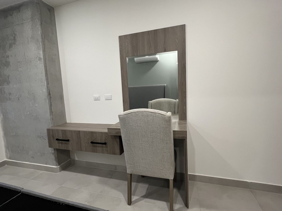 10 de 15: Tocador recámara principal