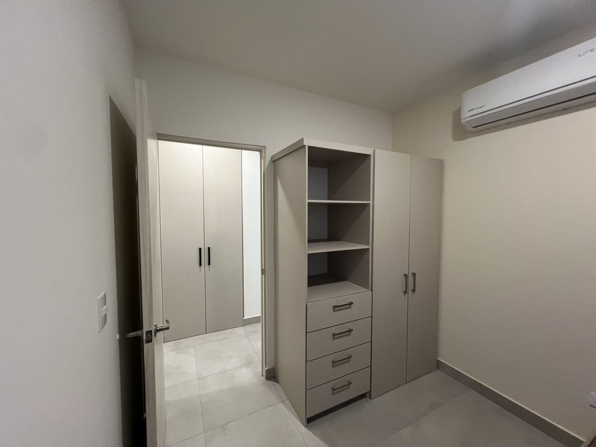 13 de 15: Clóset segunda recámara