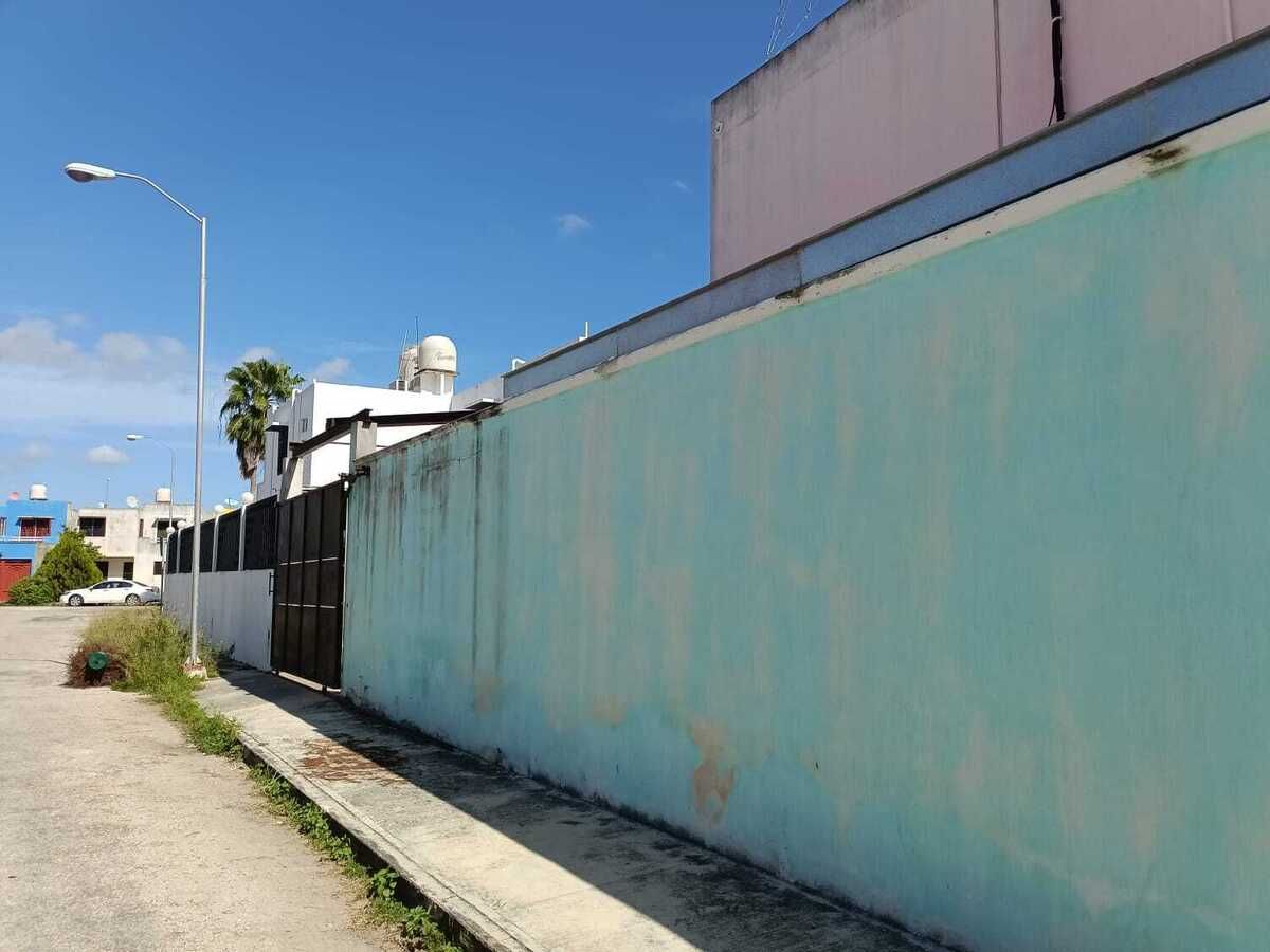 portón ateral para autos