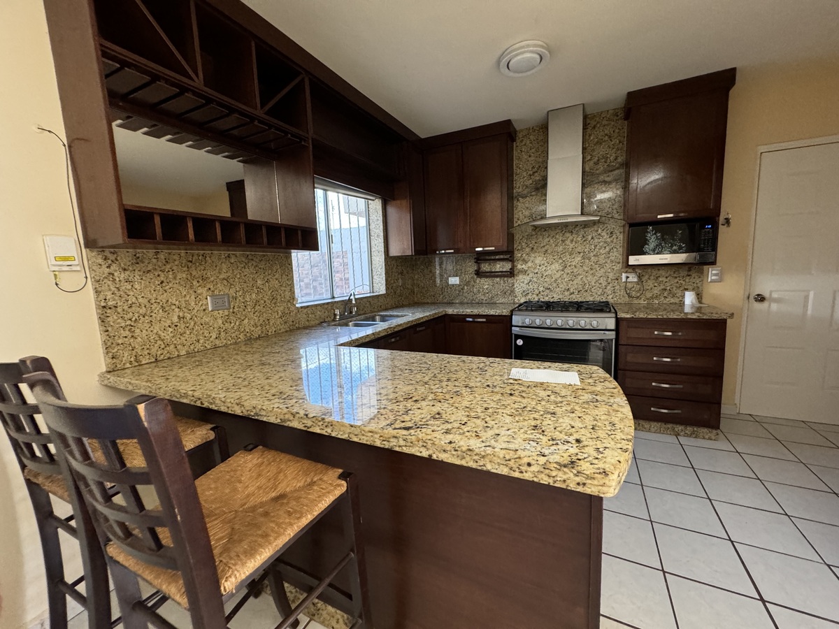 1 de 18: Cocina integral equipada