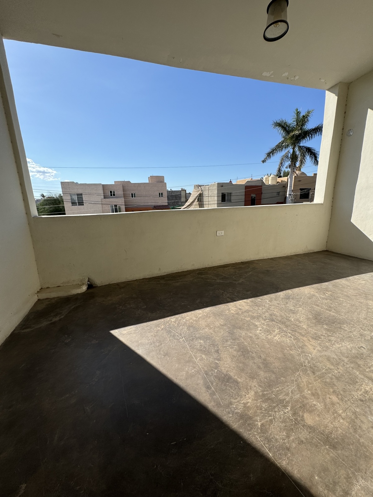 2 de 18: Terraza cuarto principal