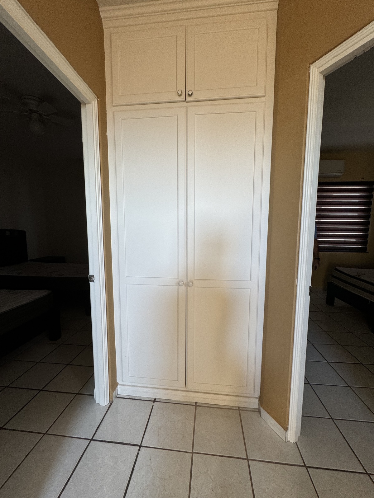 14 de 18: Closet de blancos