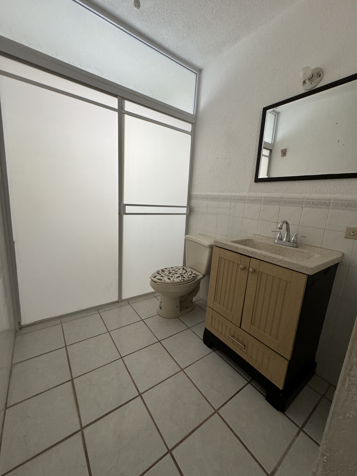 15 de 18: Baño recámara principal